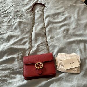 Red leather Gucci shoulder bag